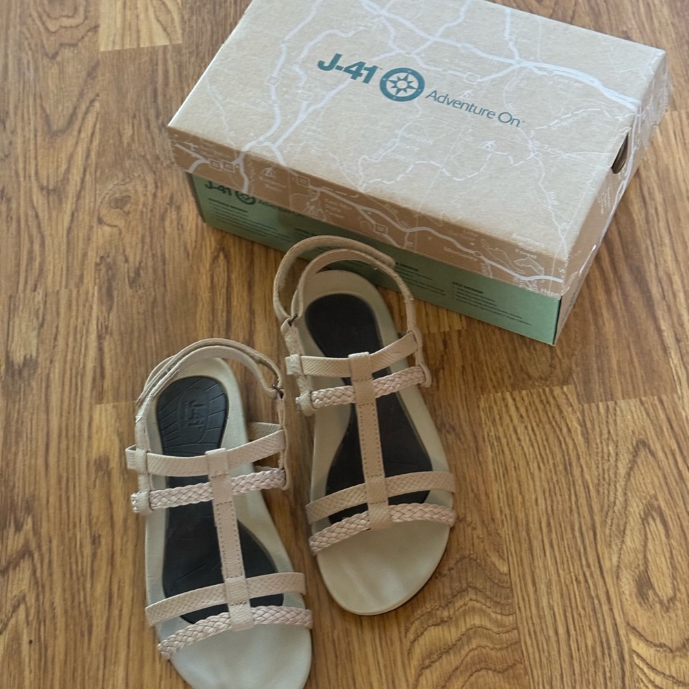 Women's Tan Sandals